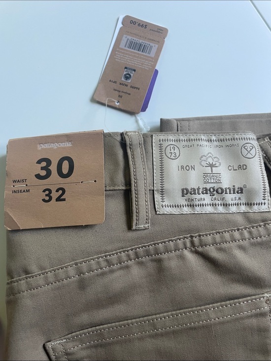 Patagonia Other - Patagonia tan chinos with label - men's 30x32